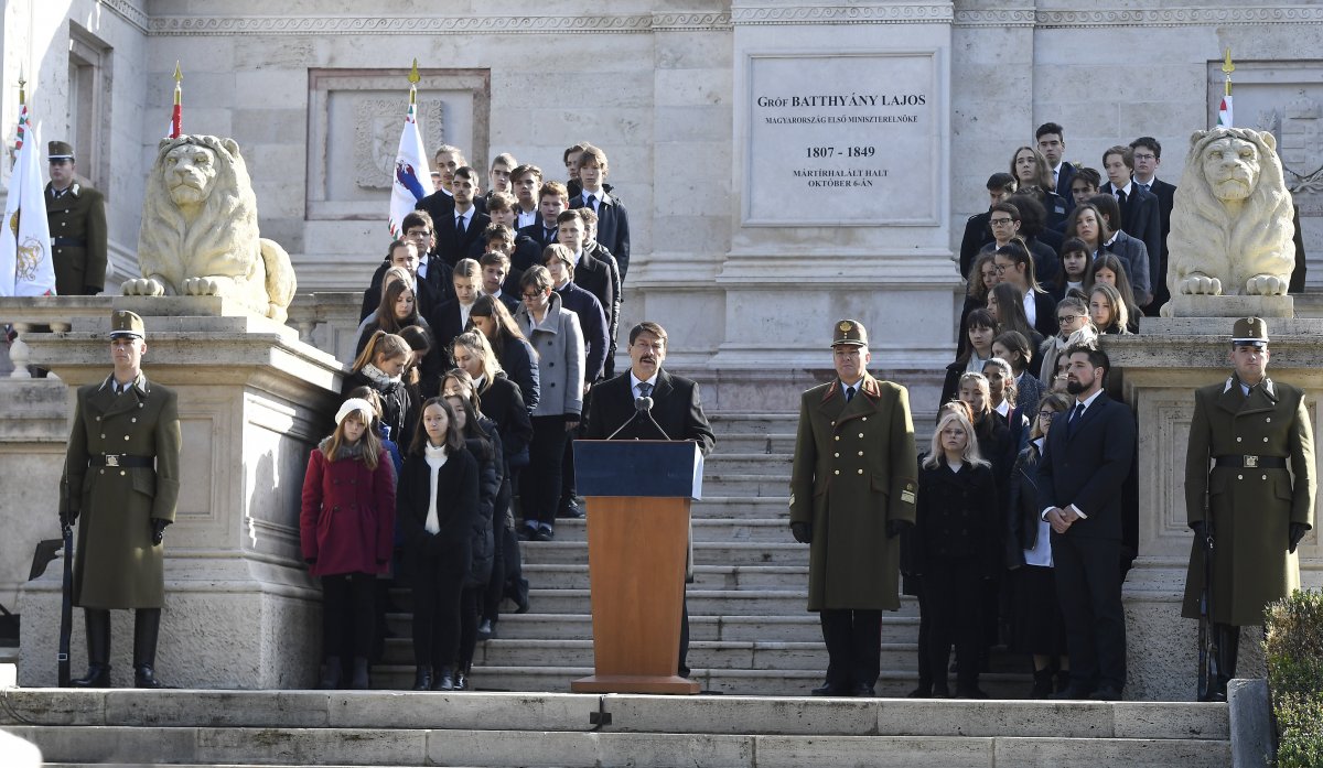 Áder János: Batthyány Lajos nem csak meghalt, élt, dolgozott és küzdött is Magyarországért &bullet;  Fotó: MTI/Koszticsák Szilárd