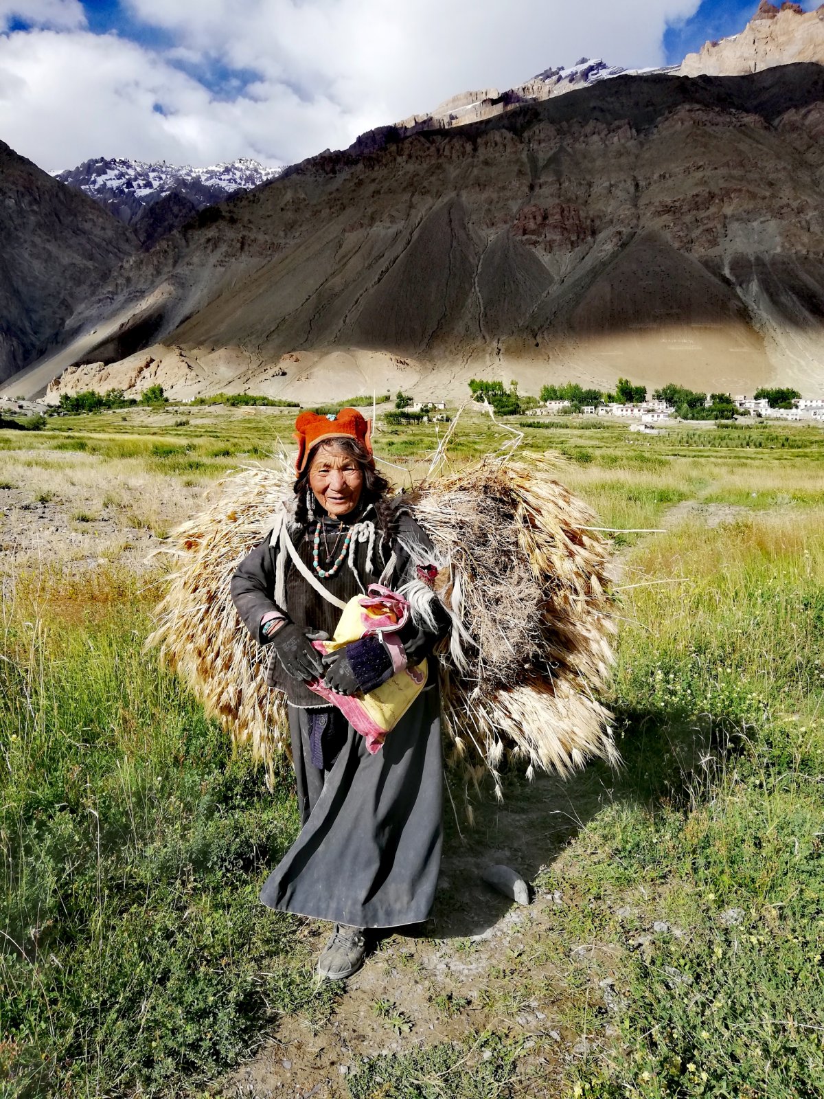 Lelki gazdagság. A zanglaiak nagy szegénységben élnek, minden nap új kihívást jelent számukra •  Fotó: Ambrus Boglárka