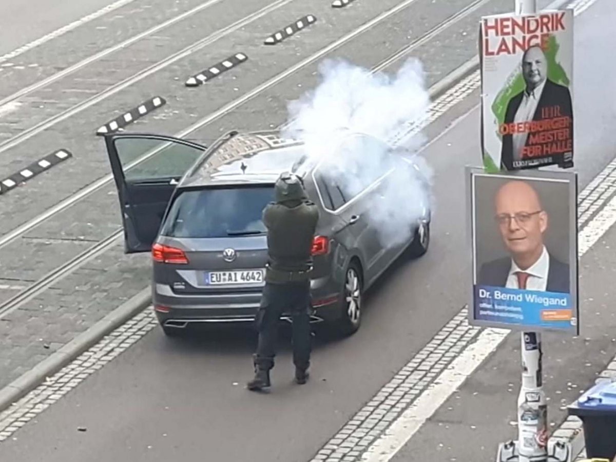 Menekülés közben tűzpárbajba került a rendőrökkel a 27 éves férfi • Fotó: Independent.co.uk