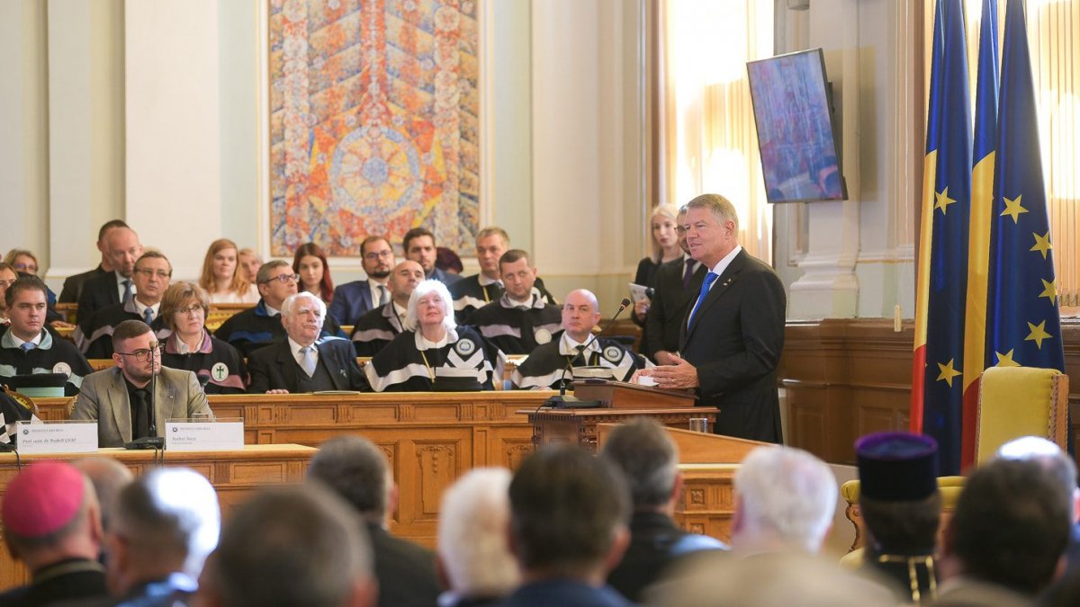 Véndiák. Az államfő a Babeș-Bolyai egyetemen szerezte fizikatanári diplomáját &bullet;  Fotó: Facebook/Alaturi de Klaus Iohannis - Presedintele Romaniei