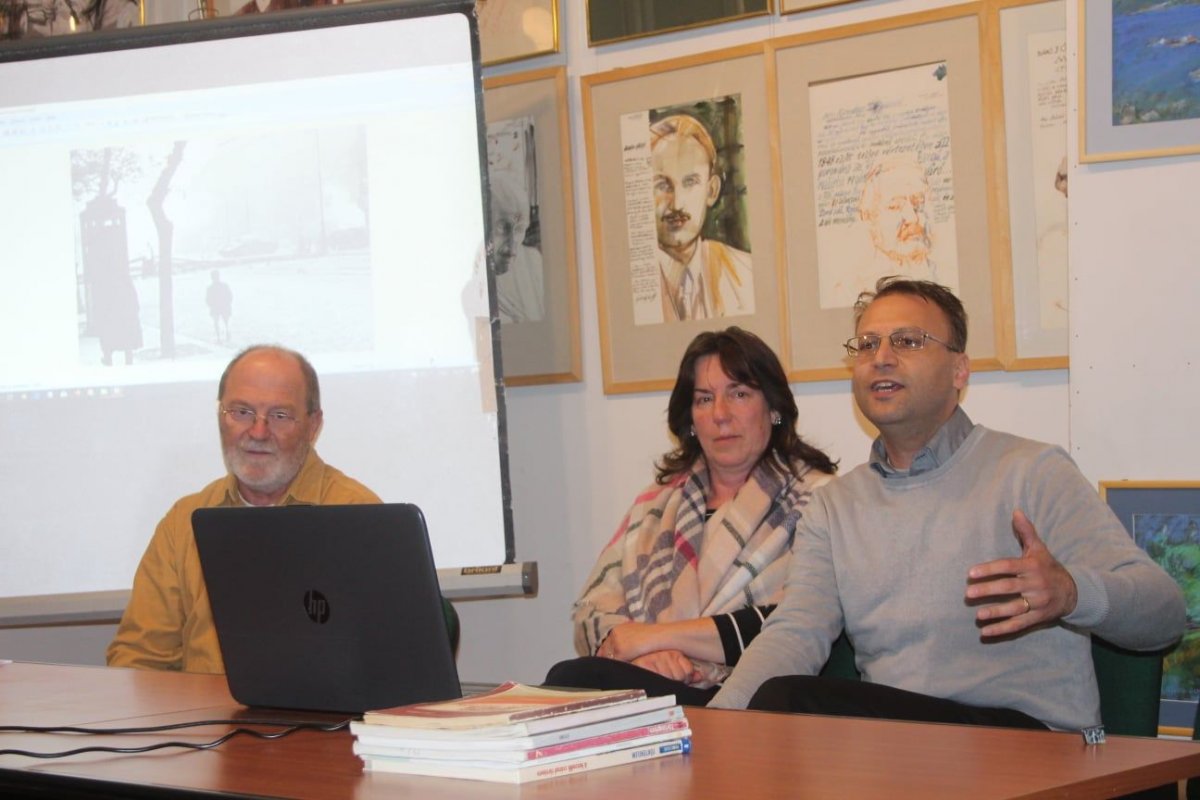 Benkő Levente, Veress Enikő és Lönhárt Tamás a Kolozsvár Társaságnál tartott beszélgetésen &bullet;  Fotó: Horváth László