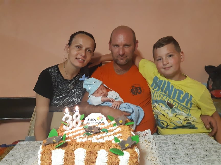 Az Érkörtvélyesen élő család reméli, hogy összegyűl a Noel kezeléséhez szükséges 700 millió forint •  Fotó: Facebook/Kicsi Noel - SMA 1