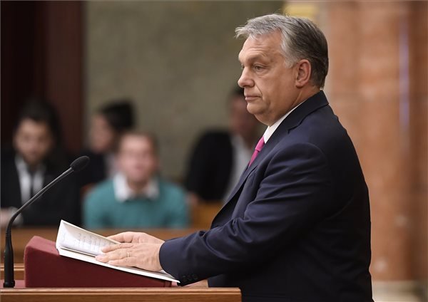 Orbán Viktor: pártállásra tekintet nélkül mindenkinek Magyarországért és a magyar emberekét kell dolgoznia • Fotó: MTI/Kovács Tamás