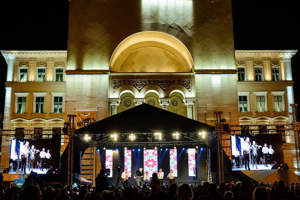 Az operaházra kifejezetten káros a magas zajszint és az ezzel járó erős rezgések &bullet;  Fotó: Facebook/Evenimente Primăria Timișoara