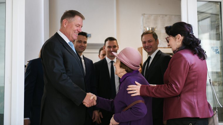 Ennek nem örül az RMDSZ: Klaus Johannis támogatja a kétfordulós polgármester-választásra történő áttérést
