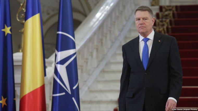 Politológusokkal, újságírókkal szervez találkozót Klaus Johannis a Dăncilával való nyilvános vita helyett