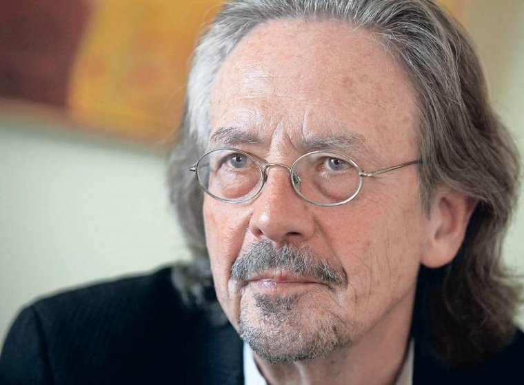 Több ország is bojkottálja a Nobel-díjátadót Peter Handke kitüntetése miatt