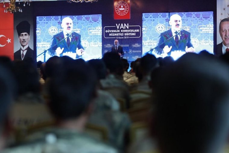 „Nem vagyunk szálloda senki terroristája számára” – Törökország visszatoloncolja az EU-ból kiutasított dzsihadistákat