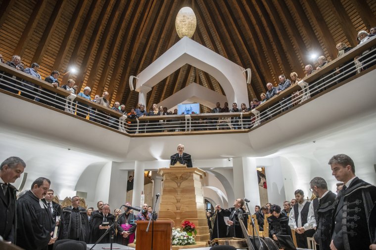 Felavatták Temesváron az Új Ezredév Református Központ templomépületét