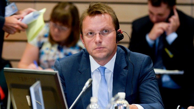 Várhelyi: Ukrajna teljesítette az EU-csatlakozási tárgyalások megkezdéséhez szükséges elvárásokat