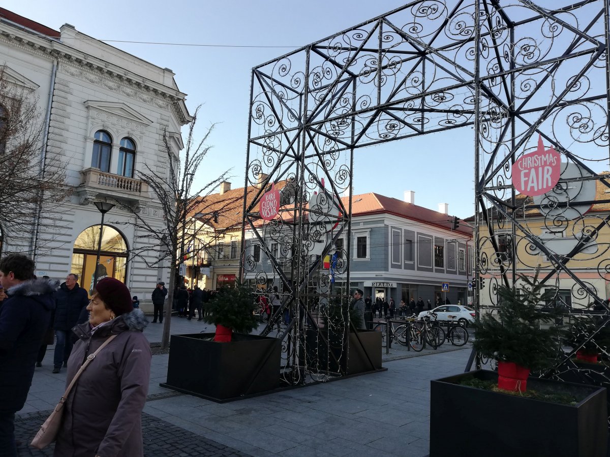 Két évvel ezelőtt szintén a Muszáj-Musai felhívására került fel a magyar felirat, az angol mellé •  Fotó: Pap Melinda