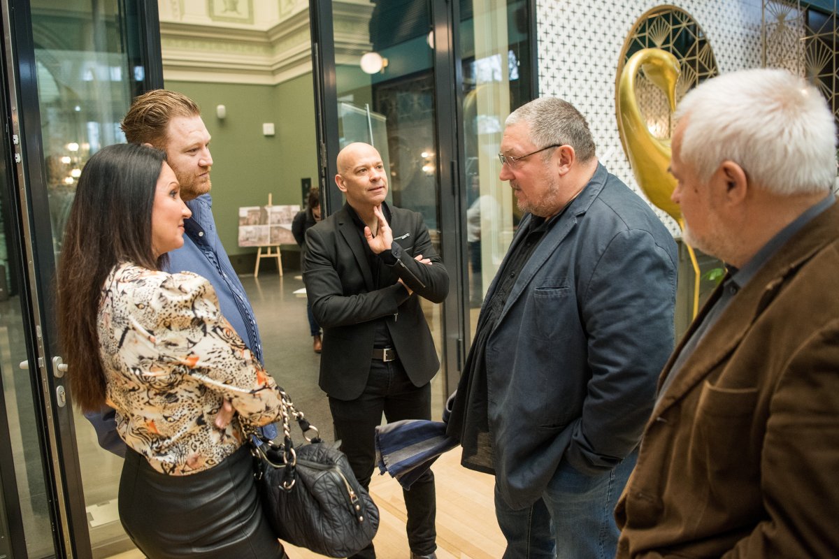 Fischl Mónika operaénekes, Molnár Levente operaénekes, Kesselyák Gergely karmester, Vidnyánszky Attila rendező és Szép Gyula, a Kolozsvári Magyar Opera igazgatója beszélget a budapesti sajtótájékoztató előtt •  Fotó: MTI/Balogh Zoltán