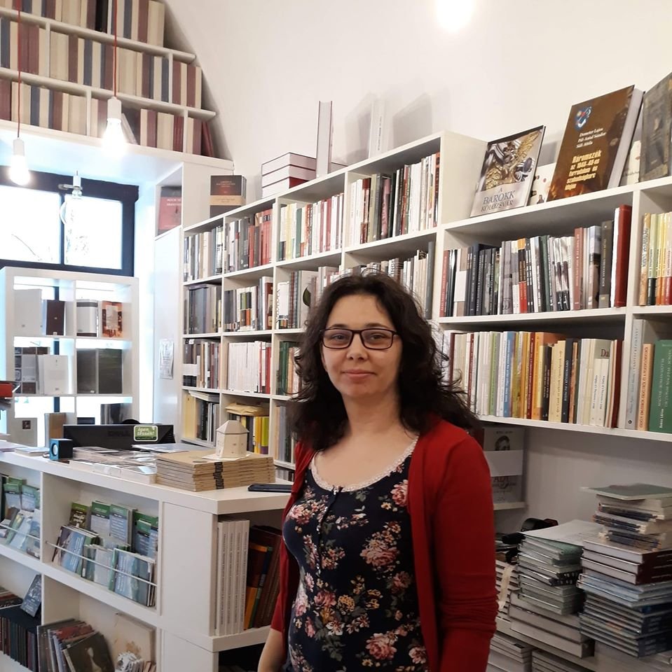 Eszenyei Katalin: a képernyők uralta világban is népszerű maradt a könyv •  Fotó: Eszenyei Katalin/ Facebook