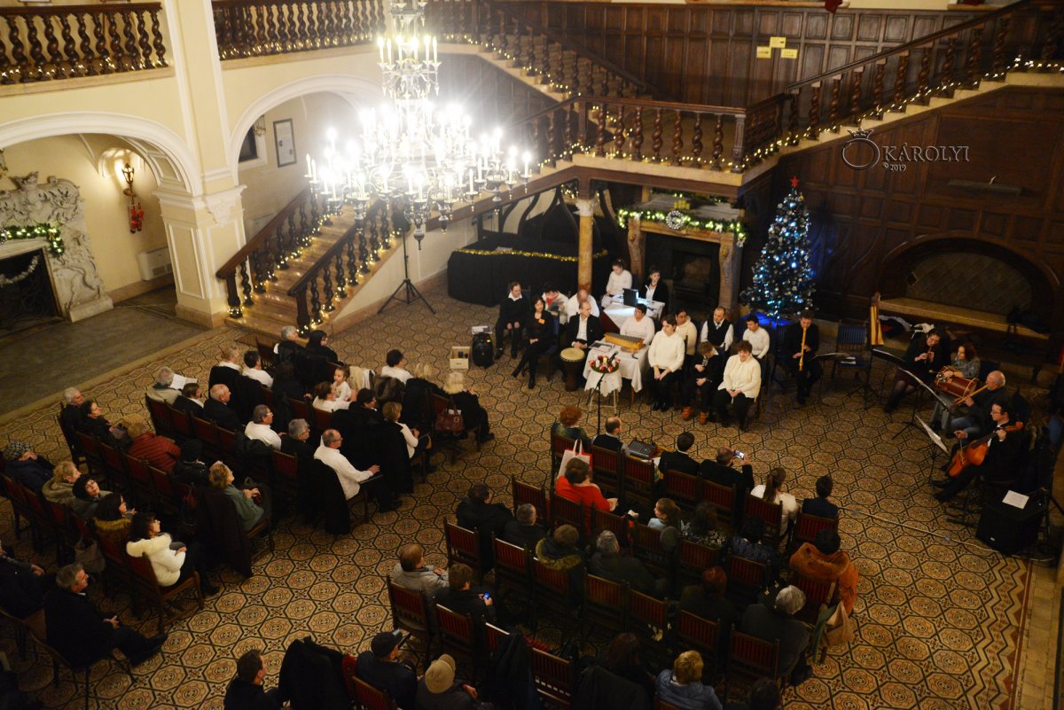 A fesztivál idején a Károlyi-kastély zenés produkcióknak, gyermekfoglalkozásoknak ad otthont •  Fotó: Facebook/Nagykárolyi Polgármesteri Hivatal