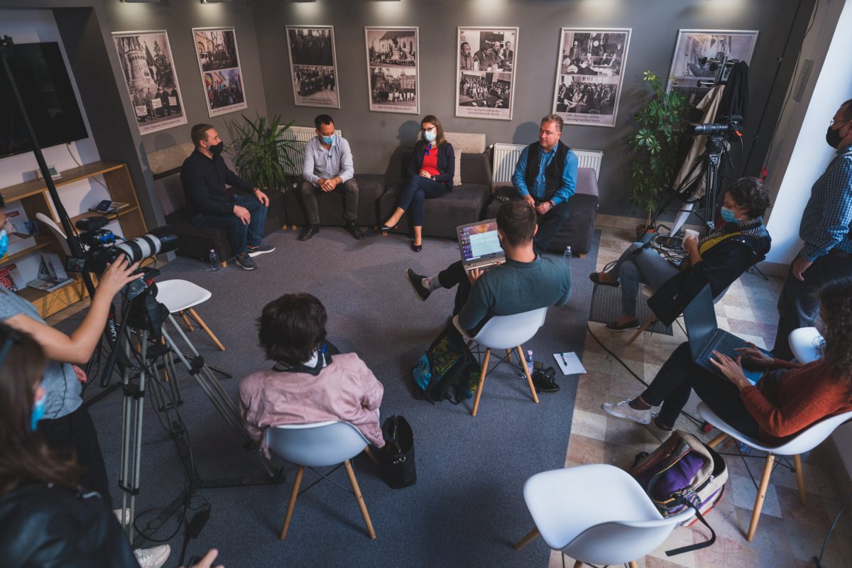 Az RMDSZ Kolozs megyei vezetői tévesen állítják, hogy erősödött a magyar képviselet • Fotó: RMDSZ/Facebook