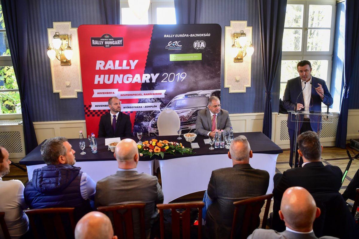 Talmácsi Gábor, Kósa Lajos és Palkovics László •  Fotó: MTI/Czeglédi Zsolt