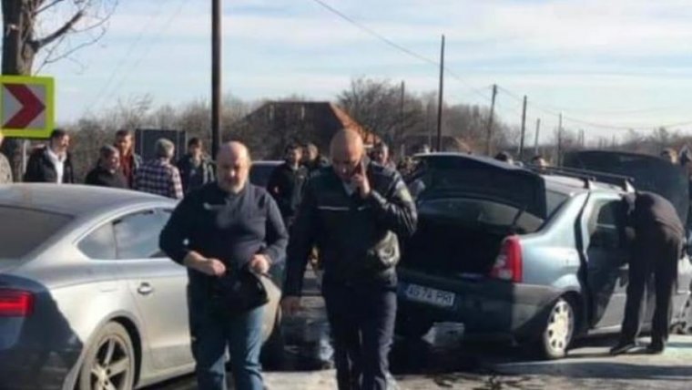 A hátsó bejáraton hagyta el a kórházat a halálos áldozatokat követelő balesetben érintett volt miniszter