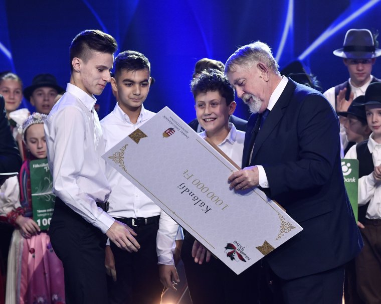 Különdíjat kapott a szamosújvári CodoBanda zenekar a Fölszállott a páva döntőjében