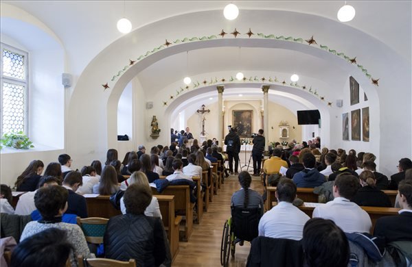 Rétvári: a nemzeti összetartozás minden magyarba bele van írva