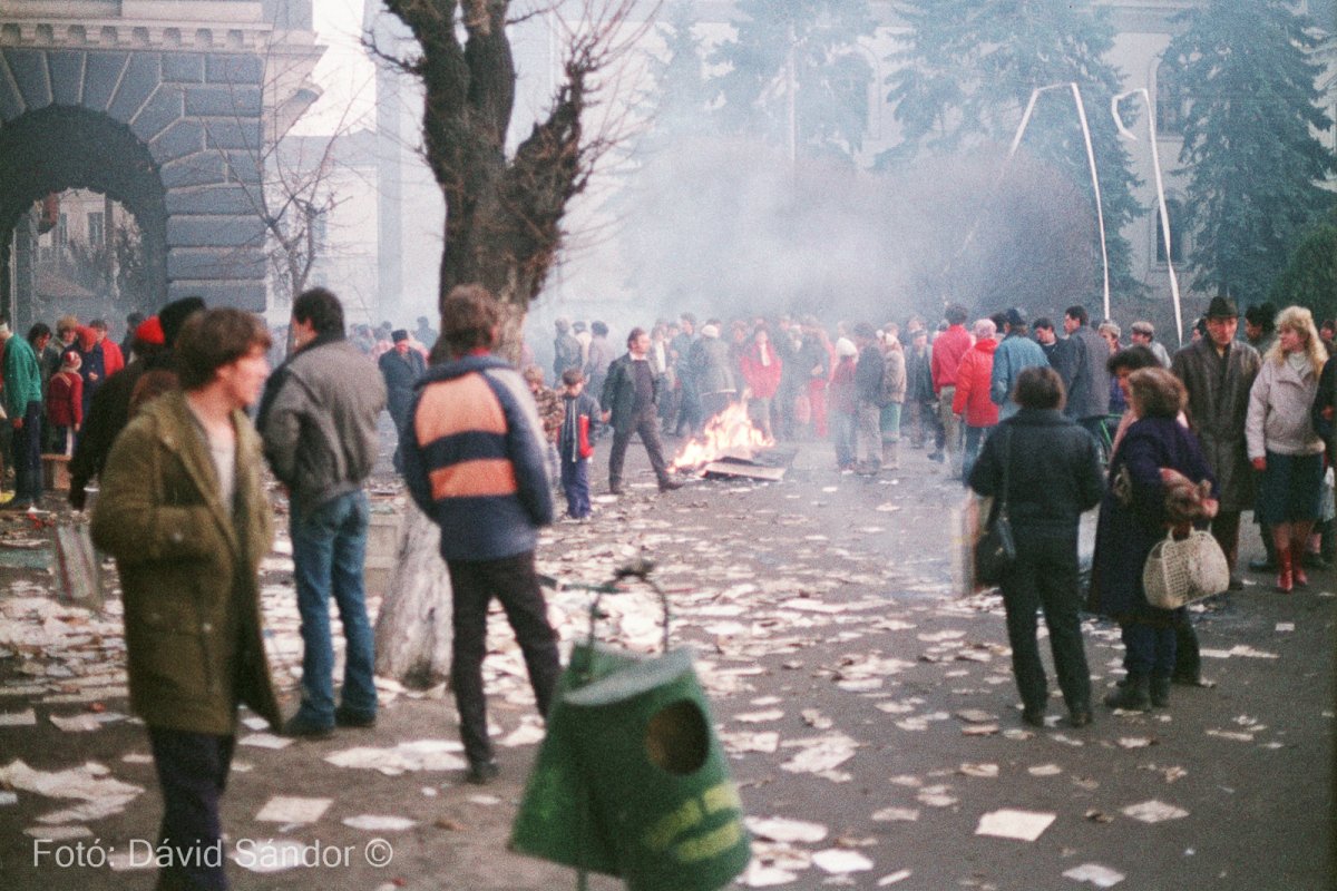 Székelyudvarhely, 1989 decembere •  Fotó: Dávid Sándor