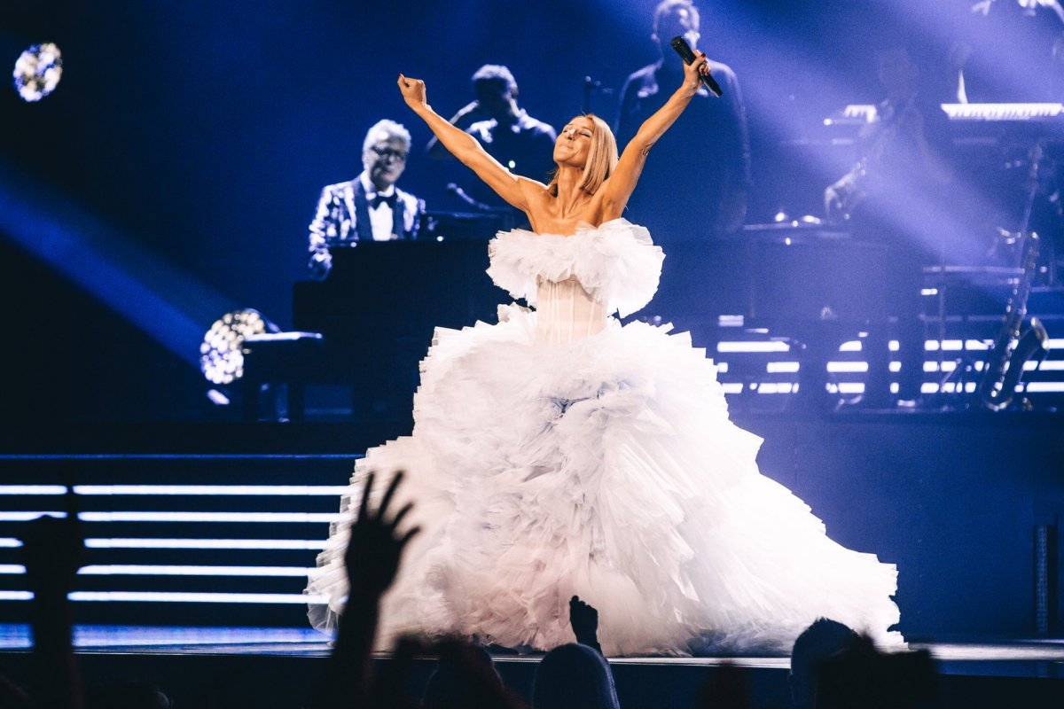 Céline Dion is az ukrajnai menekülteket segítő kampány résztvevője •  Fotó: Brian Purnell