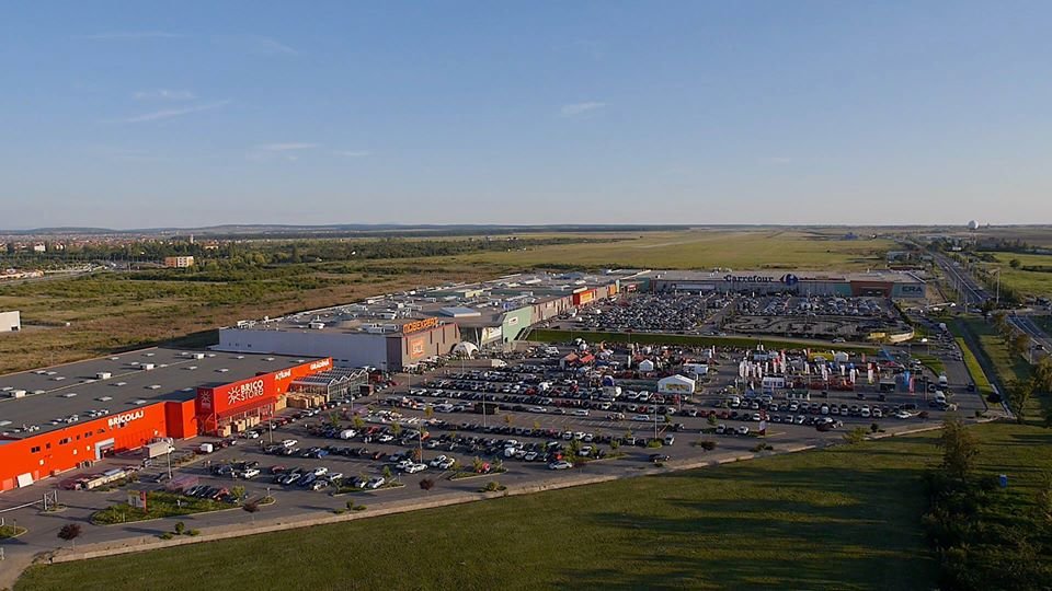 Pláza a város szélén. Egy törvénytervezet értelmében kitiltanák a 400 négyzetméteresnél nagyobb áruházakat a városközpontokból &bullet;  Fotó: Facebook/Era Park Oradea