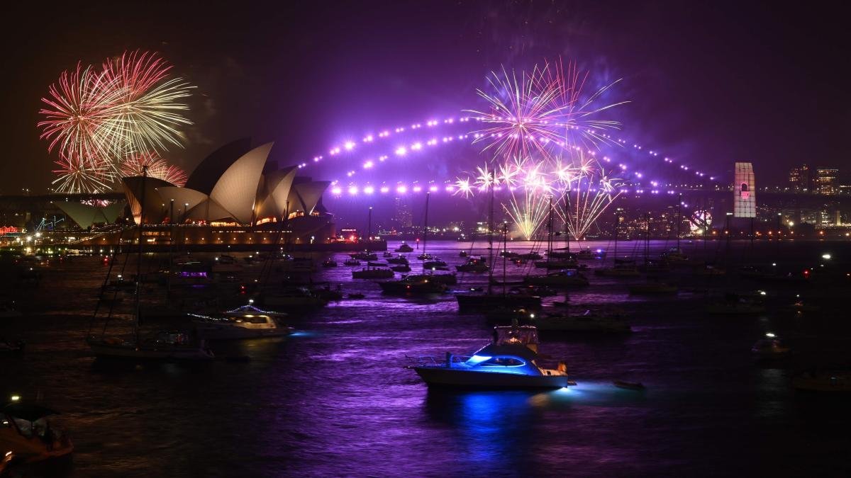 Sydneyben 15 perccel el kellett halasztani a tűzijátékot az erős szél miatt &bullet;  Fotó: En24.news