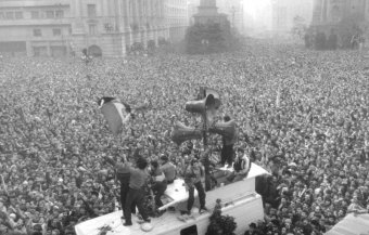 Harminchat évvel a forradalom után a demokrácia meg nem oldott kérdéseiről nyilatkoztak a politikai vezetők