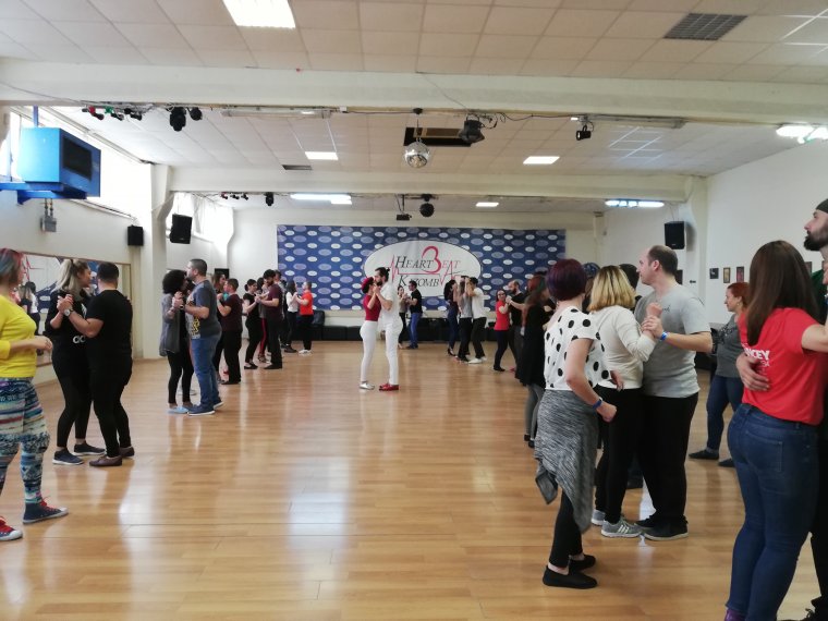 Kizomba: érzékiség és energia a táncparketten