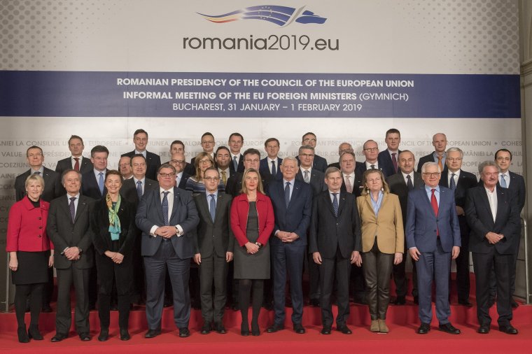 Az EU balkáni és Kína-politikáját bírálta Szijjártó Péter Bukarestben