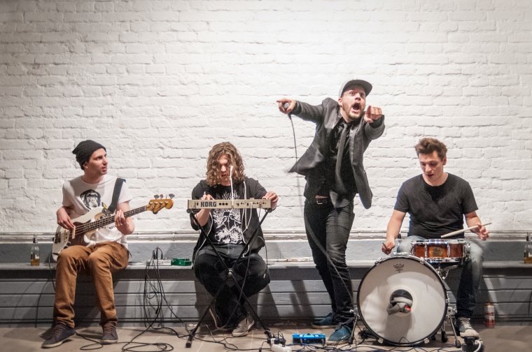 Pszichedelikus soult játszik erdélyi színpadokon a Mörk