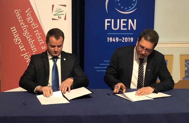 Aláírta Vincze Loránt RMDSZ-es EP-képviselőjelölt és Mezei János MPP-elnök a választási megállapodást