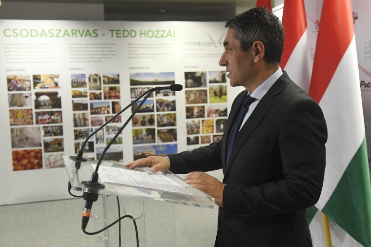 Félmilliárd forint testvérvárosi programokra és ifjúsági, cserkész tevékenység támogatására