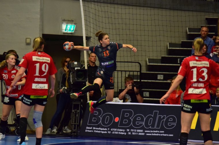 Női kézilabda EHF Kupa: döntetlent játszott a döntő első összecsapásán a Siófok együttese