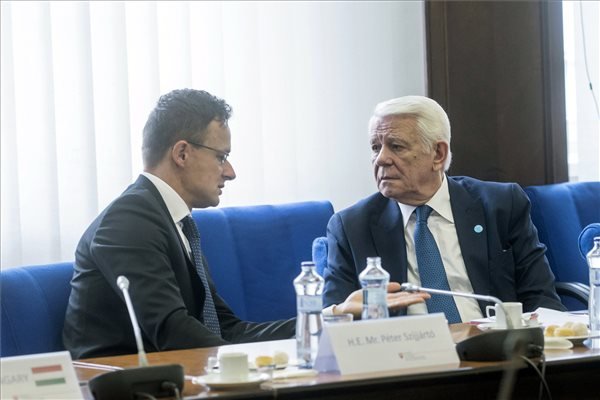 FRISSÍTVE: Meleşcanu kioktató hangnemben beszélt, és beavatkozási kísérlettel vádolja Szijjártót