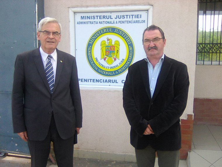 Tőkés meglátogatta Bekééket a börtönben, a pápalátogatás előestéjén szolidaritási akciót rendeznek Csíkszeredában