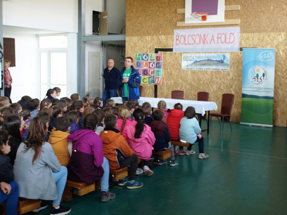 Környezetismereti előadások és játékok az Ady Endre Iskolában &bullet;  Fotó: Silvanus Ökológiai Egyesület