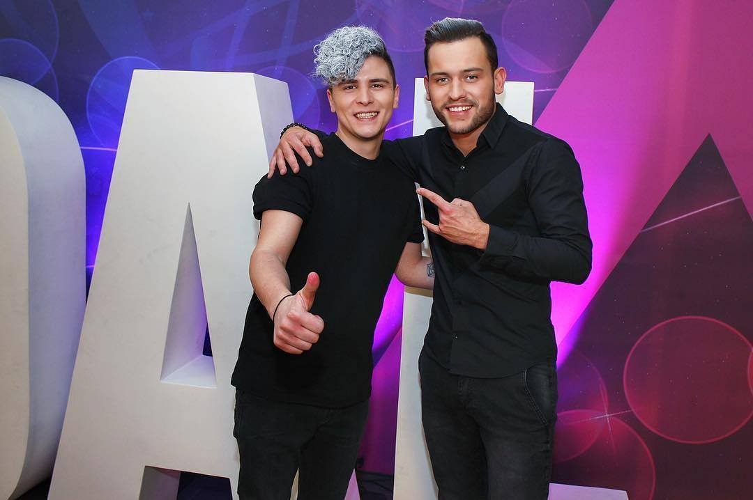 Poppáros. Katona Tamás és Szabó Ádám Incomplete című dalát adja elő A Dal 2019 elődöntőjében •  Fotó: Katona Tamás fb