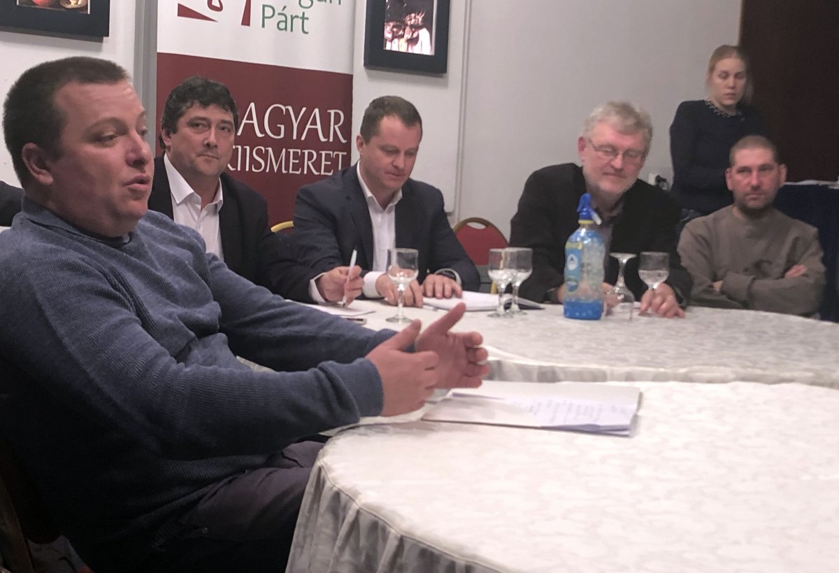 Csáki Attila, Kulcsár-Terza József, Mezei János és Pethő István az alapszervezet ülésén &bullet;  Fotó: MPP