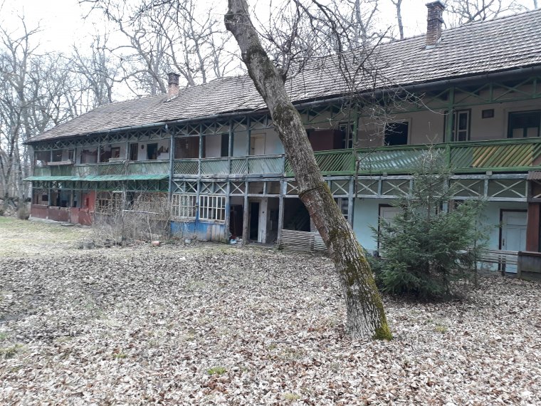 Főtérrel, kultúrközponttal és nyári színházzal gazdagodhat Szováta „falurésze”