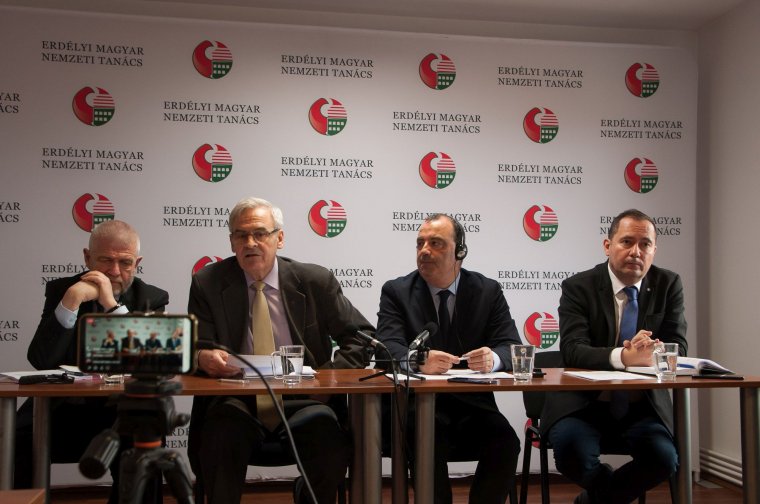 Napirenden az autonómia ügye: bízik az egymillió aláírás összegyűjtésében az SZNT