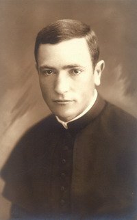 Márton Áron fiatal korában •  Fotó: Érsekség.ro