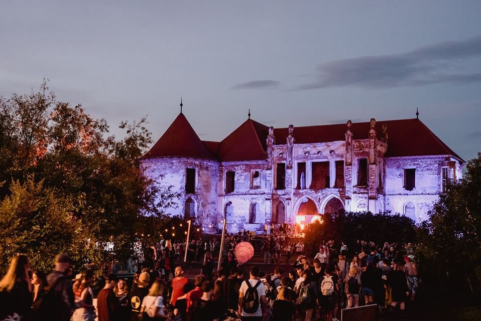 Egy év kihagyás után ismét benépesül a bonchidai kastélykert, ígérik a szervezők •  Fotó: Facebook/Electric Castle