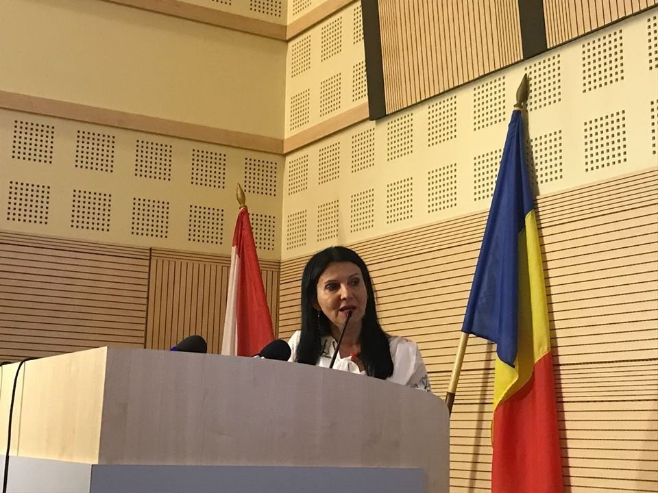 Sorina Pintea volt egészségügyi minisztert csúszópénz elfogadása miatt vizsgálja a korrupcióellenes ügyészség •  Fotó: Facebook