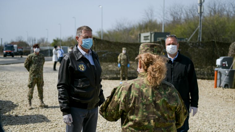 Havi ötszáz eurós többletjuttatással ösztönözné az egészségügyi dolgozókat az államfő