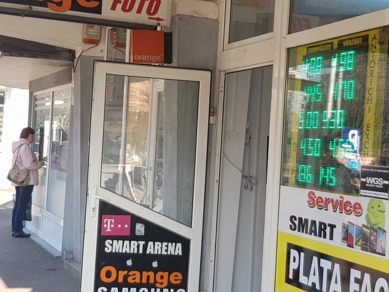 4,84 lejes szint alatt az euró, csökkent a ROBOR is