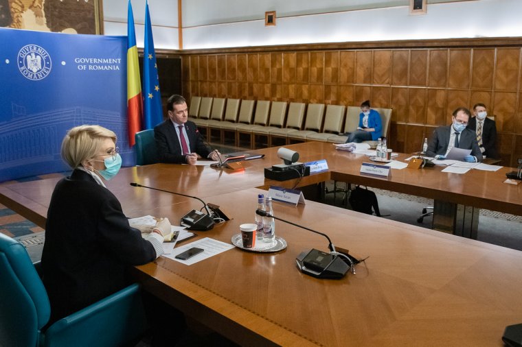 Év végéig meghosszabbítaná a helyi választott tisztségviselők mandátumát a kormány