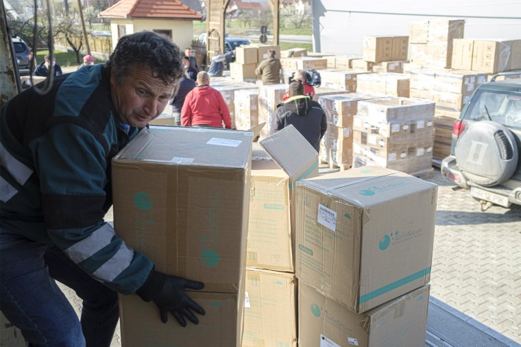 Uszít és etnikai síkra tereli a román média a magyar kormány erdélyi segélyszállítmányának ügyét