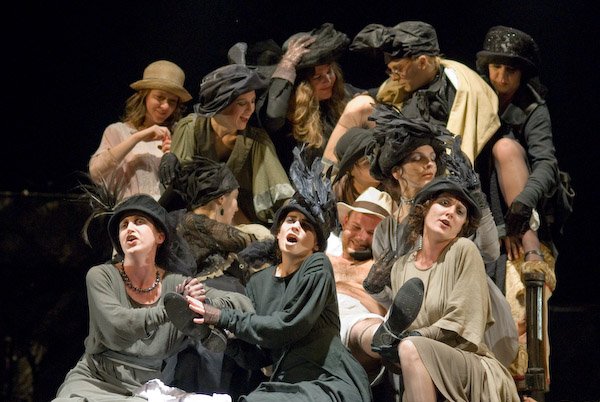 Kolozsvári előadás is nézhető lesz online: Giacomo Puccini operáját, a Gianni Schicchit Silviu Purcărete rendezte 2007-ben •  Fotó: Kolozsvári Állami Magyar Színház Biró István