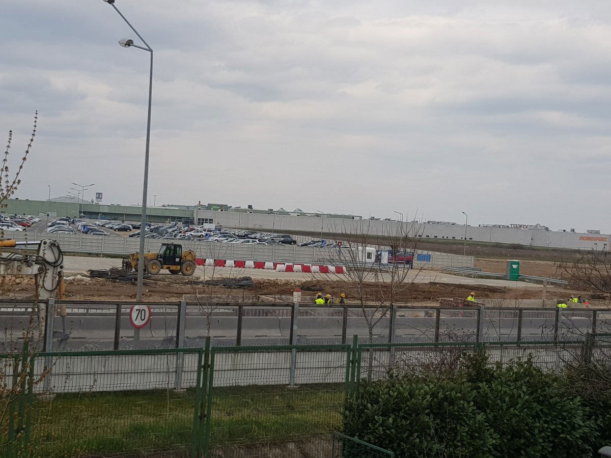 A nagyváradi körgyűrű mentén mérsékelten tapasztalható a járvány, mert továbbra is építik az új felüljárót, és a forgalom is folyamatos &bullet;  Fotó: Bálint Eszter